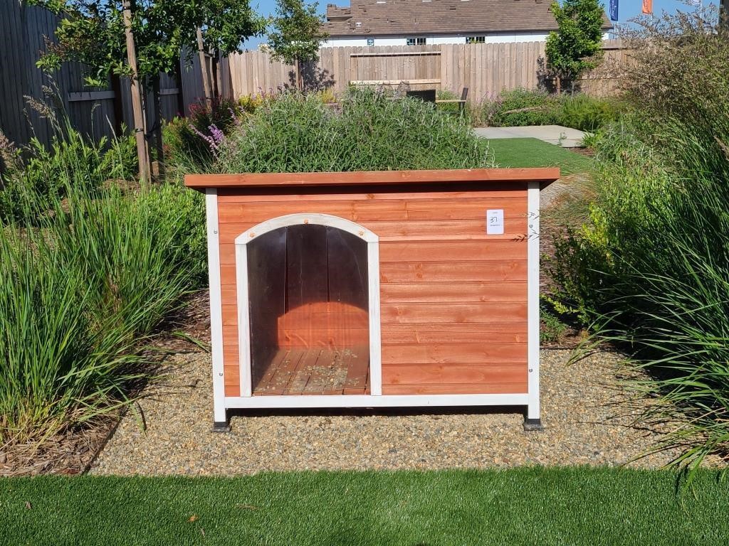 OUTDOOR DOG HOUSE