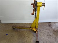 USED ENGINE STAND WITH CHAIN