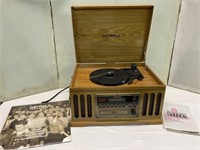 Detrola Table Top Record Player, Radio & Disc