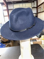 LADIES BLUE POLYESTER AND WOOL HAT