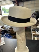 LADIES WHITE HAT S/M