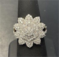 10 KT Diamond Flower Ring