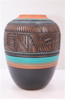 NATIVE AMERICAN NAVAJO CLAY POTTERY SIGNED BY