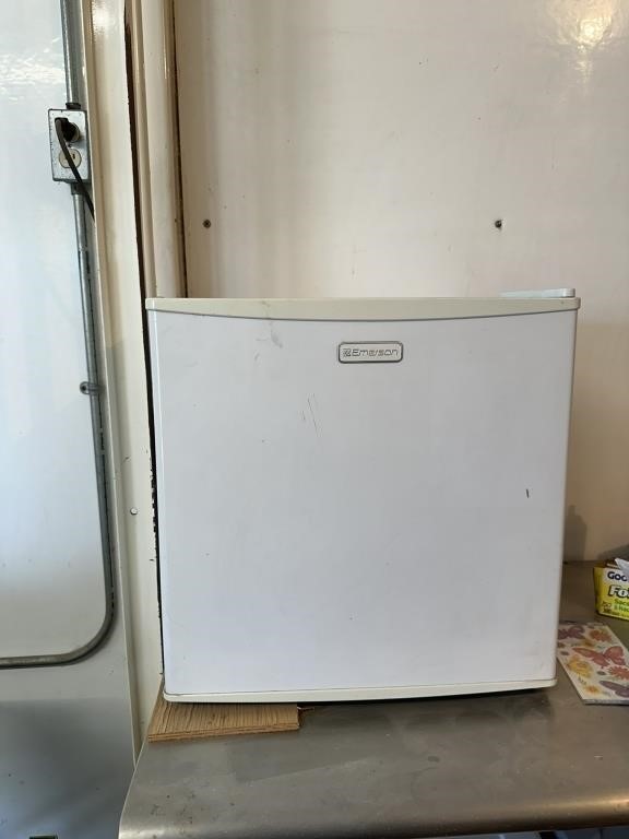 Emerson mini fridge (works)