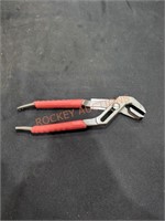 Milwaukee groove joint pliers