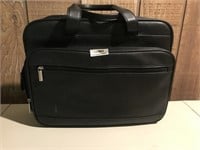 Leather? Bag / Carrying Case Laptop?