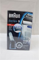 Braun Series 3 shaver new in box