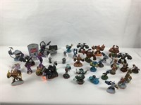 28 Figurines Skylanders