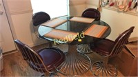 Kitchen table and 4 chairs