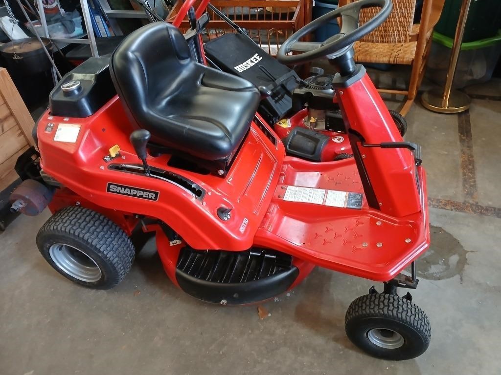 Snapper riding mower, little use, works great
