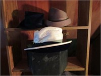 Three vintage hats and box