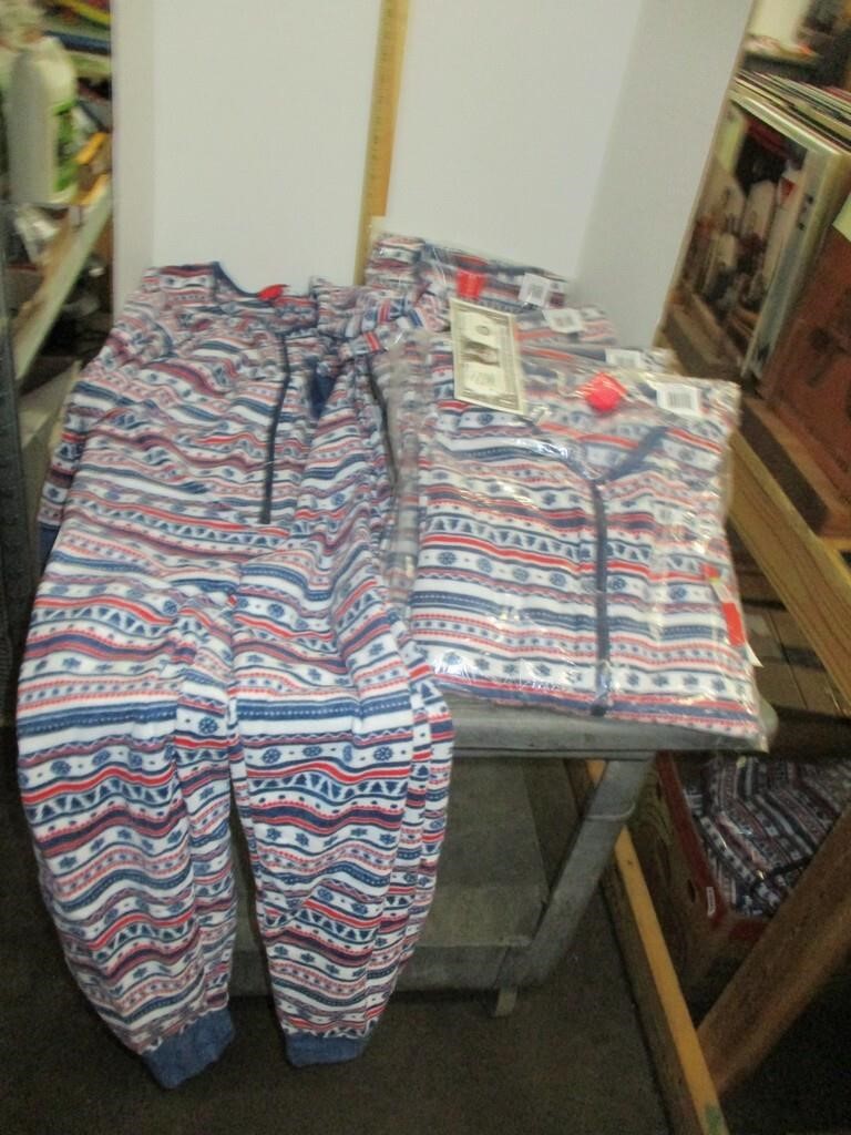 7 Women's Sz L Pajamas