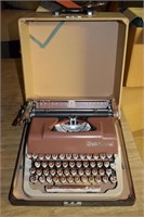 Underwood Ace portable typewriter; as is