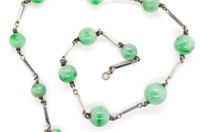 Vintage Oriental jade and silver chain
