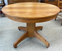 Antique Oak Dining Table w/Four 7.5" Leaves.