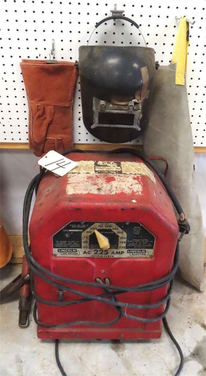 Lincoln 225 Amp Arc Welder with Gloves, Apron and