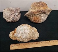 3 Geodes possibly quartz