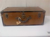 Old trunk, possibly Army