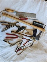 Assorted Leather Tools
