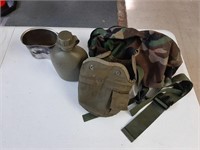 US FANNY PACK WITH US ARMY WATER BOTTLE AND MESS C