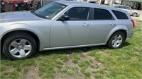 2008 Dodge Magnum showing 98,000 miles full power