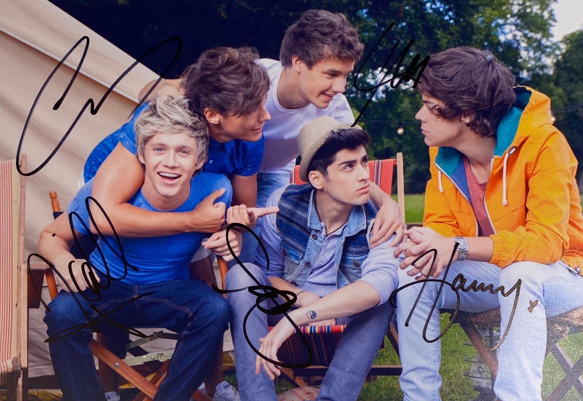 Autograph One Direction Photo