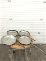 4 Frying Pans 15"