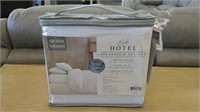Loft Hotel Queen Size 4 Piece Sheet Set - White