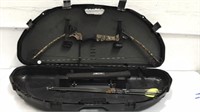 Like NEW Genesis Youth Compound bow w Case M8C