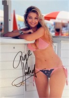 Autograph COA Gigi Hadid Photo