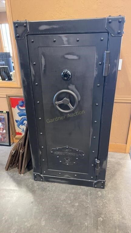 RHINO IRONWORKS USA GUN SAFE 30" X 25” X 60”