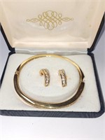 Marked Roman Goldtone Bracelet and Earrings w/
