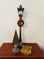 Christmas Lamp Post & Decorative Pieces