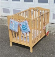 Felta Collapsible Solid Wood Crib 25W×32H×39L