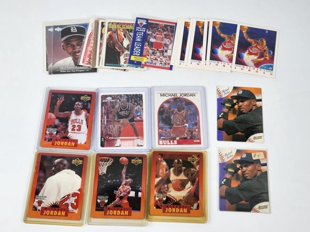 ASSORTMENT OF MICHAEL JORDAN CARDS