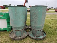 4- 5' Fiberglass Feeders