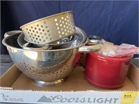 MINI CROCK POT & STRAINERS