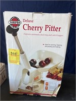 DELUX CHERRY PITTER