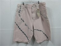 Pink Levi Shorts Sz 40 Pre-Owned