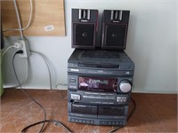 Aiwa am fm cassette,cd   was used in garage