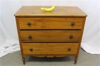 Maddox Colonial Reproductions Dresser