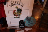 Welcome sign, Decor and sticker lot