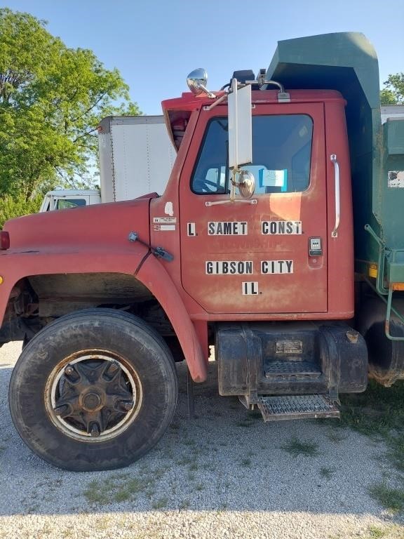 1983 International dump truck, diesel,