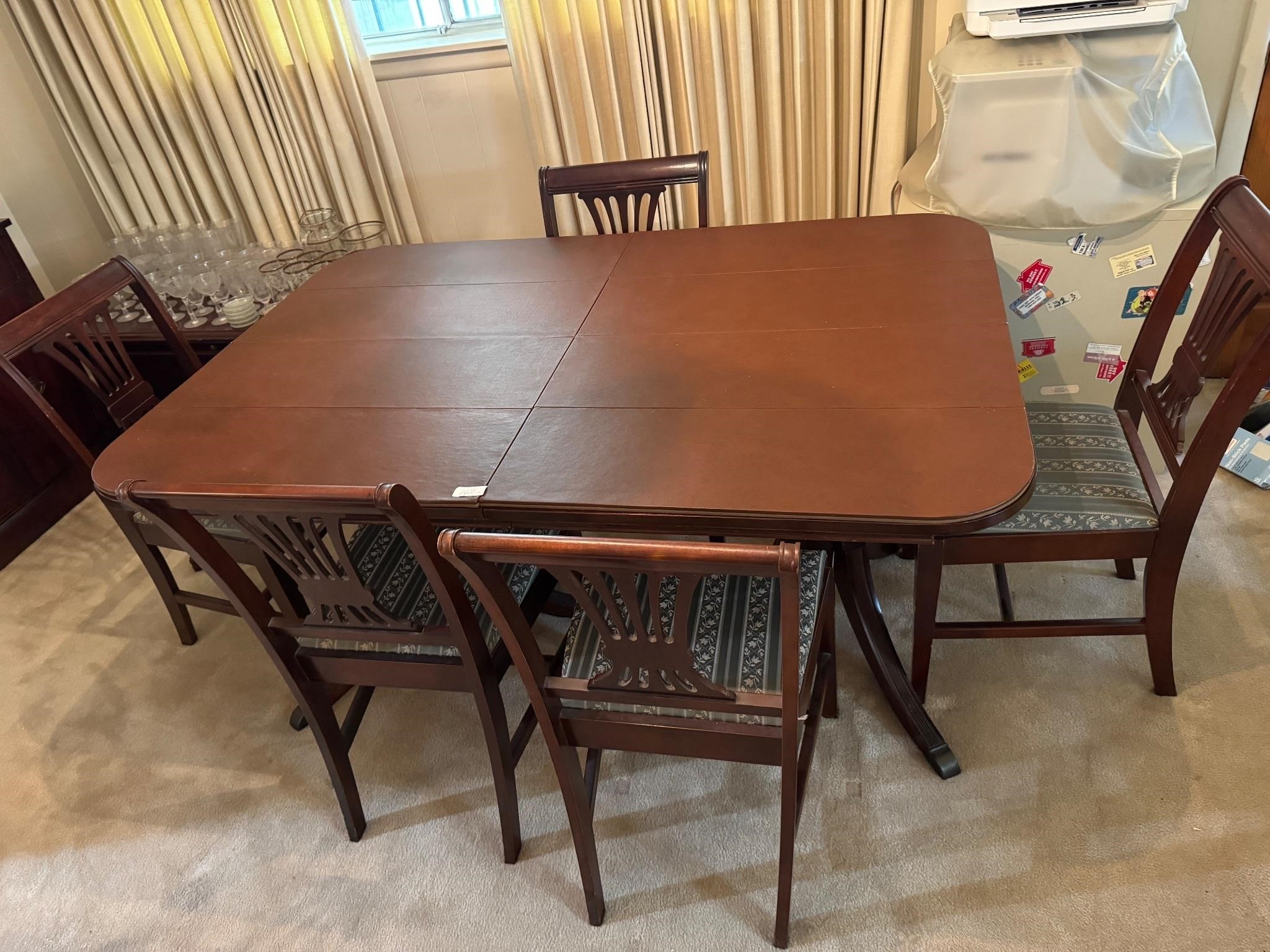 DUNCAN FIFE DINING TABLE AND 5 CHAIRS & PADDED TOP