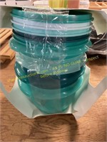4ct Tupperware storage containers