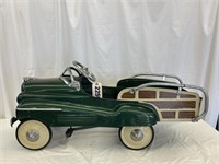 Metal 1948 Pontiac Wagon Pedal Car