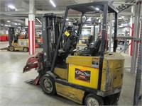 Yale Electric Roll Clamp Forklift