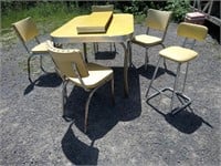 RETRO TABLE & FOUR CHAIRS W/ A CHILD BOOSTER CHAIR