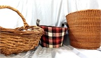 3 PC BASKETS WICKER AND PLAID CLOTH