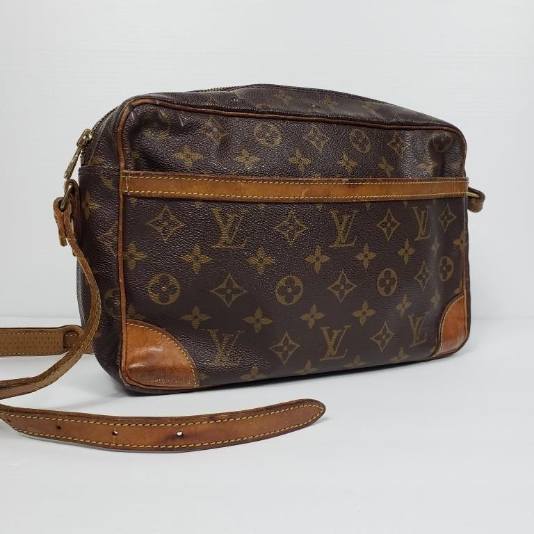 LOUIS VUITTON BAG